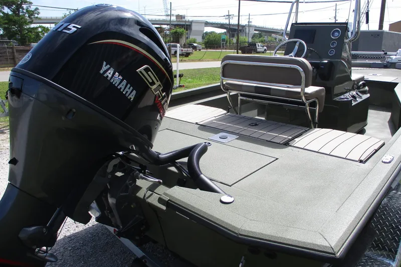 Slide: The Image of 2026 Vexus Defender 201 boat with Yamaha motor, featuring sleek design and modern controls. - 6