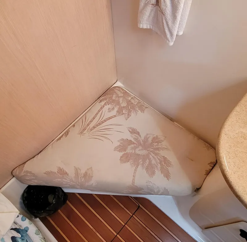 Slide: The Image of Aft Mid Cabin Head - 33