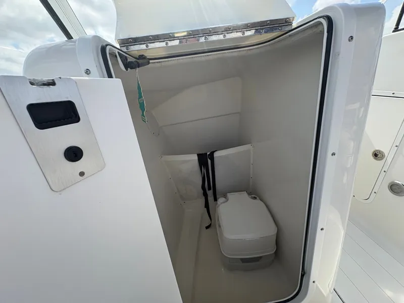 Slide: The Image of Sea Hunt Escape 234 LE 2013 - 21