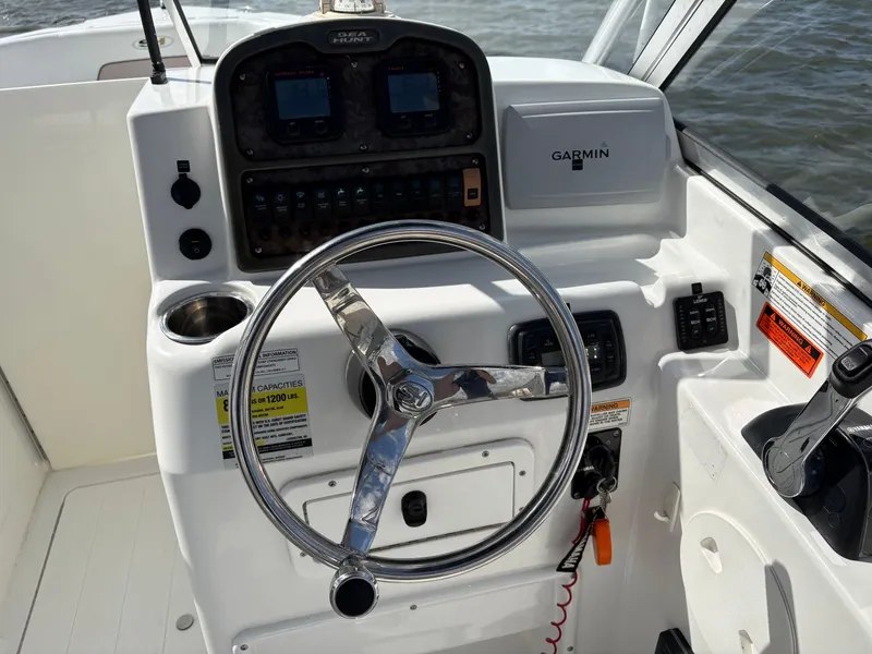 Slide: The Image of Sea Hunt Escape 234 LE 2013 - 30