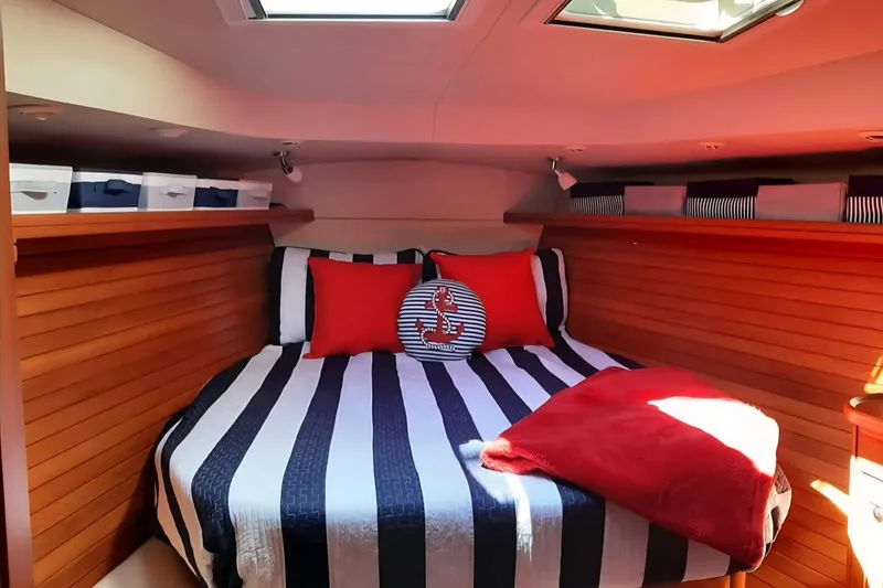 Slide: The Image of Interior view of 2011 Hunter Aft Cockpit 50 yacht with speckled countertop. - 29