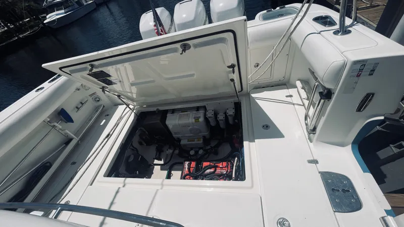Slide: The Image of Boston Whaler 370 Outrage 2013 - 18