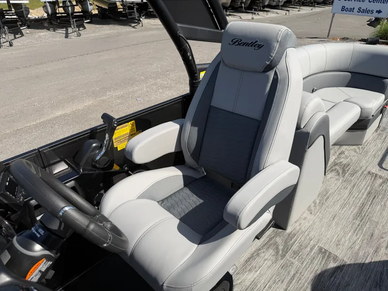 Slide: The Image of Bentley Pontoons Elite 223 Admiral 2026 - 11