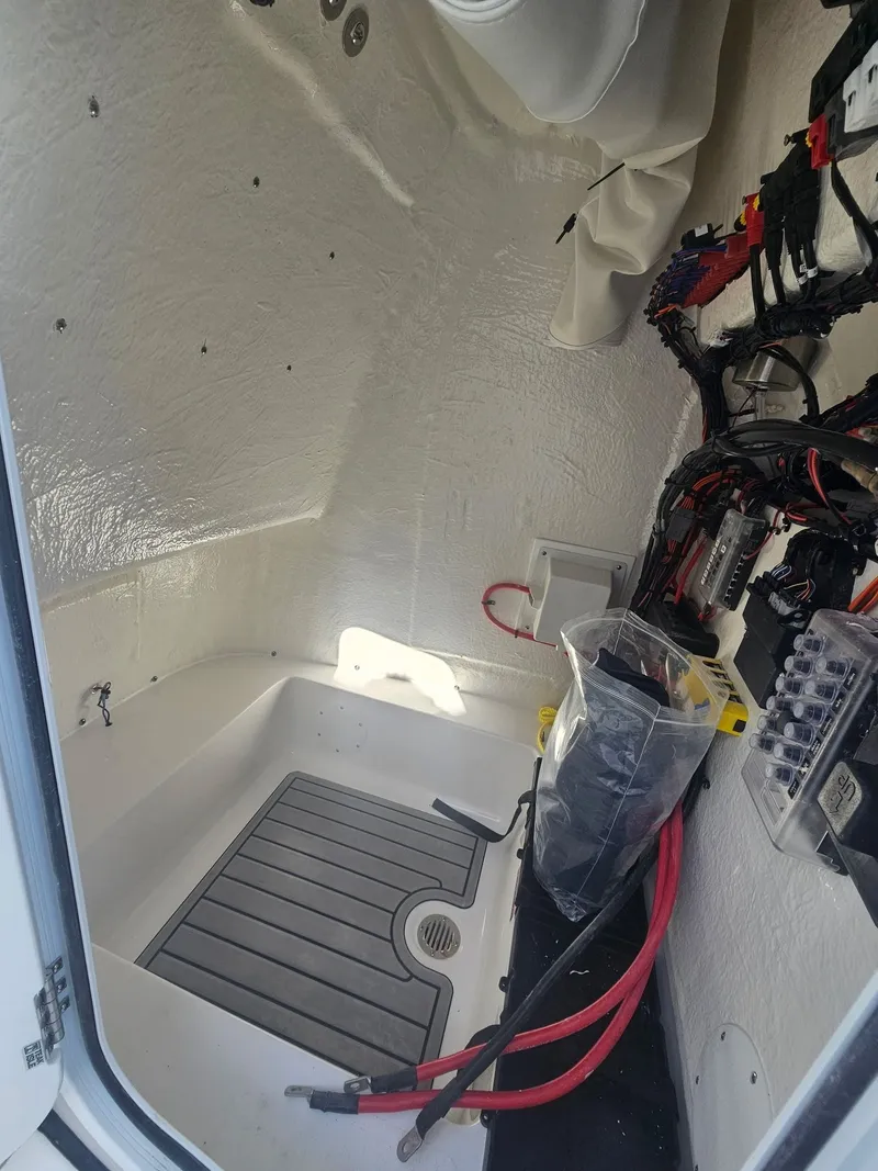 Slide: The Image of Tidewater 220 LXF 2026 - 7