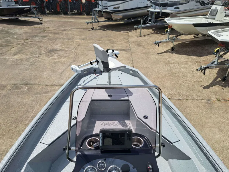 Slide: The Image of Excel 203 Bay Pro 2020 - 12