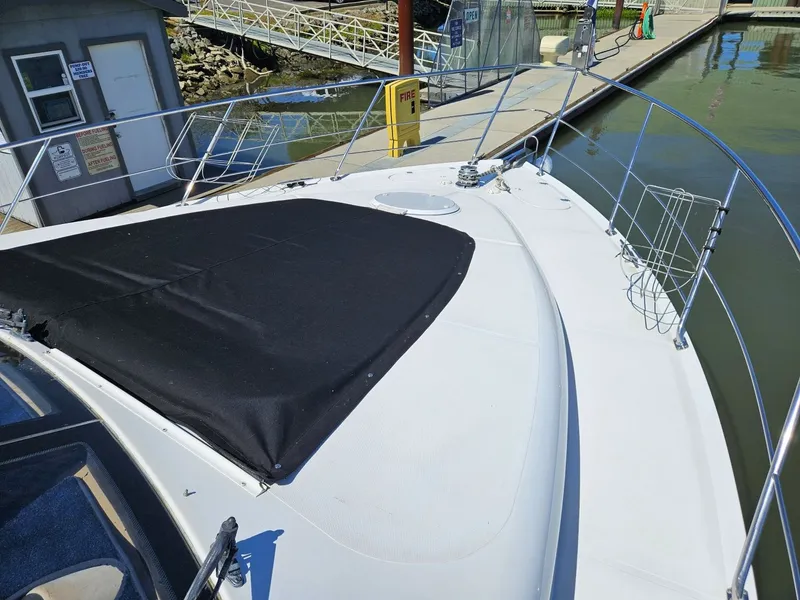 Slide: The Image of Carver Yachts 53 Voyager 2001 - 11