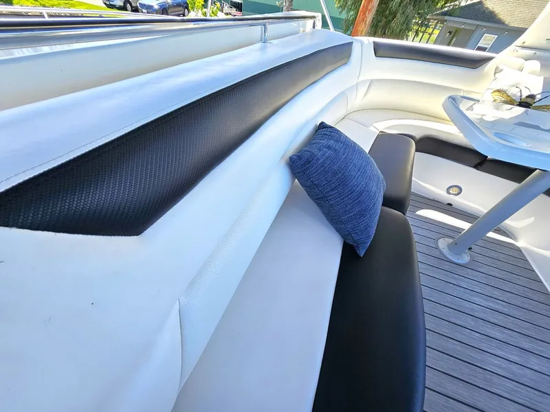 Slide: The Image of Carver Yachts 53 Voyager 2001 - 18