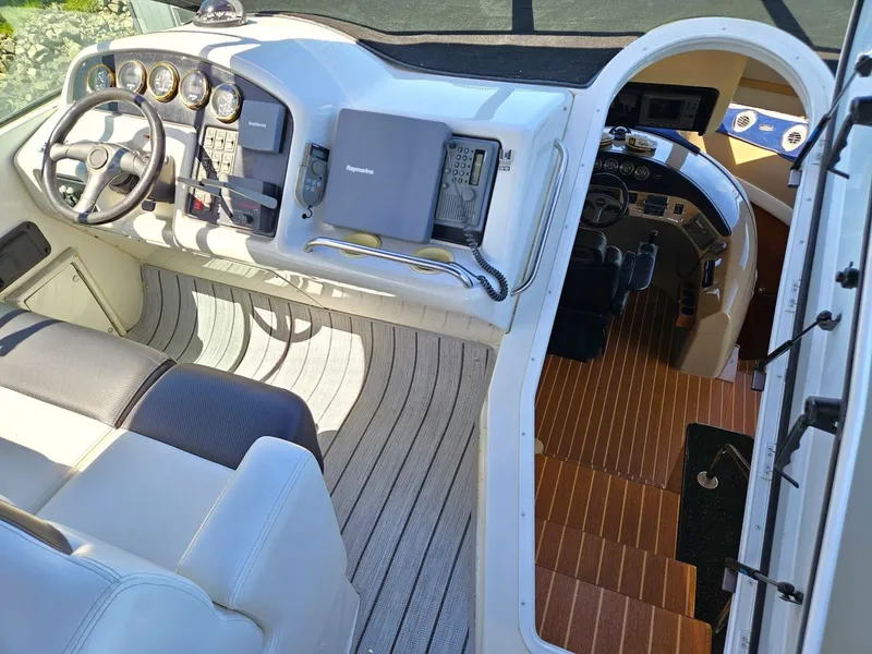 Slide: The Image of Carver Yachts 53 Voyager 2001 - 20