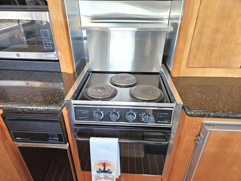 Slide: The Image of Carver Yachts 53 Voyager 2001 - 32