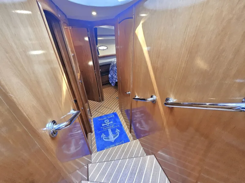 Slide: The Image of Carver Yachts 53 Voyager 2001 - 39