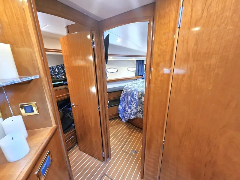 Slide: The Image of Carver Yachts 53 Voyager 2001 - 40