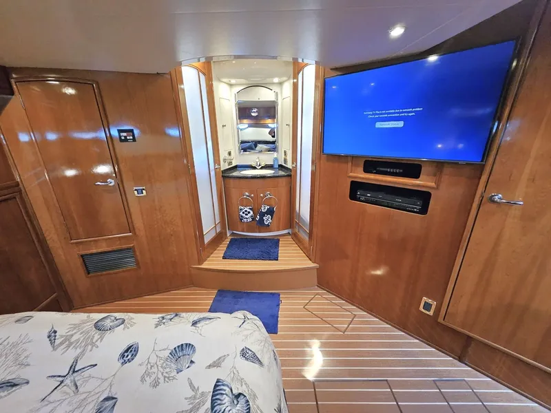 Slide: The Image of Carver Yachts 53 Voyager 2001 - 43