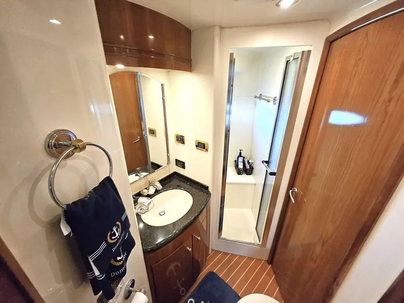 Slide: The Image of Carver Yachts 53 Voyager 2001 - 51