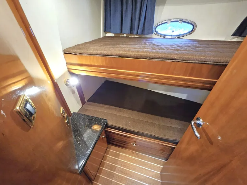 Slide: The Image of Carver Yachts 53 Voyager 2001 - 56