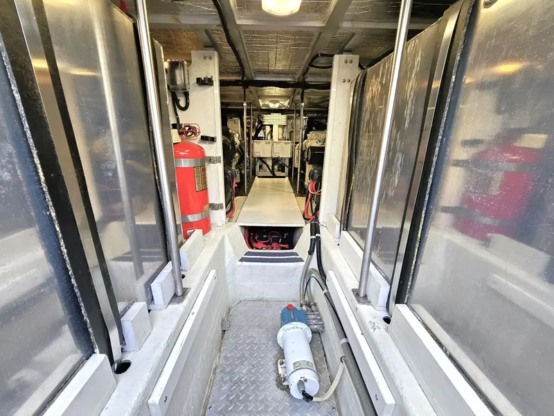 Slide: The Image of Carver Yachts 53 Voyager 2001 - 59