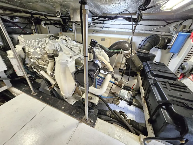 Slide: The Image of Carver Yachts 53 Voyager 2001 - 61