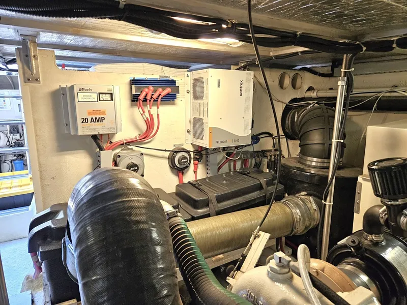 Slide: The Image of Carver Yachts 53 Voyager 2001 - 64