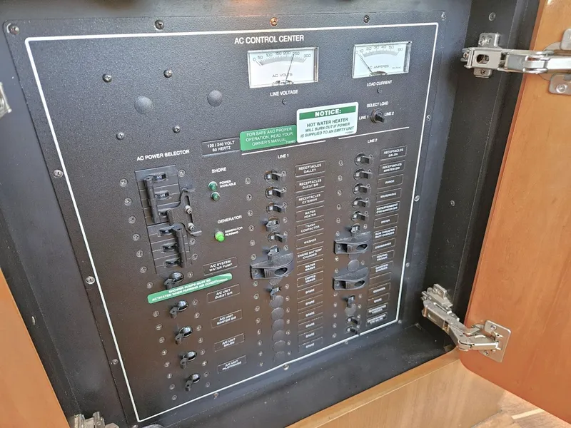 Slide: The Image of Carver Yachts 53 Voyager 2001 - 67