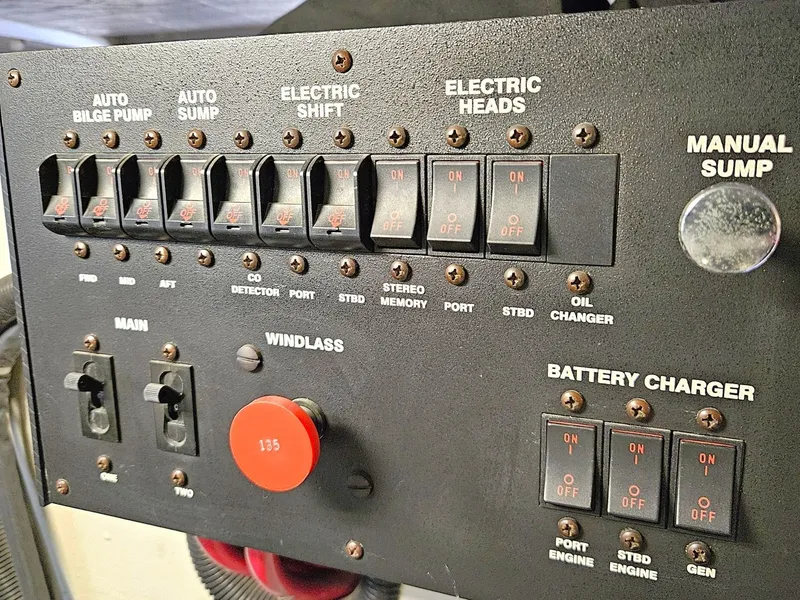 Slide: The Image of Carver Yachts 53 Voyager 2001 - 68