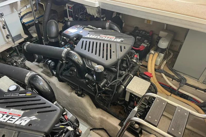 Slide: The Image of PORT MERCRUISER 8.1S(370HP) FRESH WATER COOLED ENGINE - 50