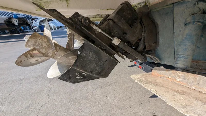 Slide: The Image of Propeller and stern drive of 2004 Sea Ray 280 Sundancer boat on dry dock. - 7
