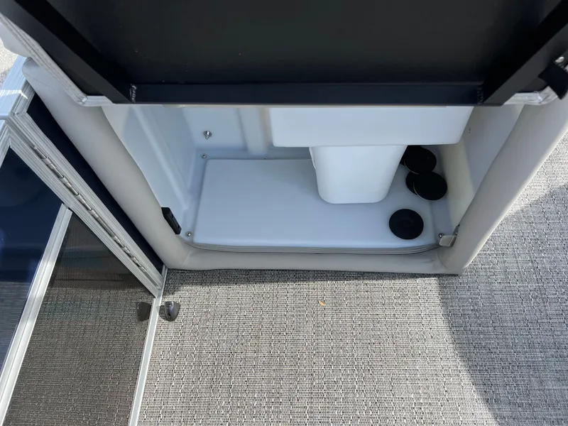 Slide: The Image of Barletta Cabrio 22QC 2024 - 11