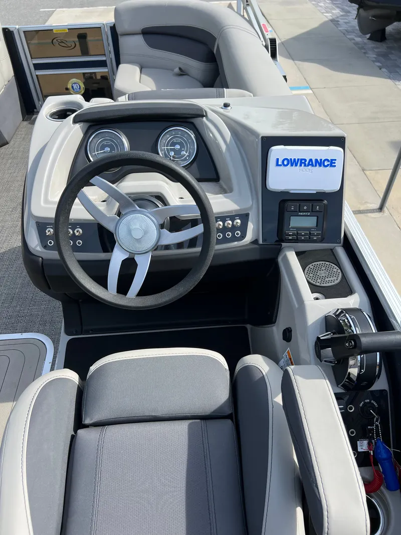 Slide: The Image of Barletta Cabrio 22QC 2024 - 15