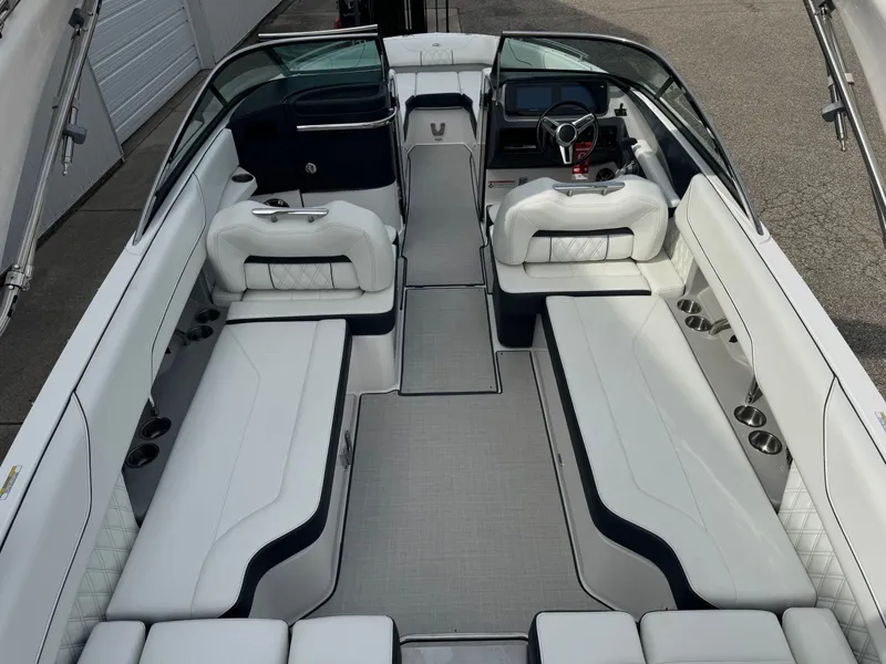 Slide: The Image of Regal LS6 2023 - 10