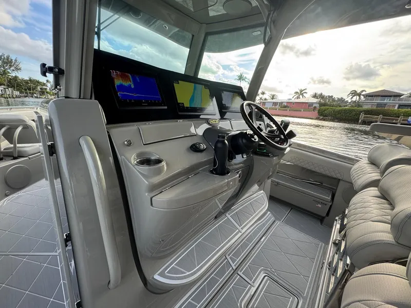 Slide: The Image of HCB 42 Lujo 2024 - 12