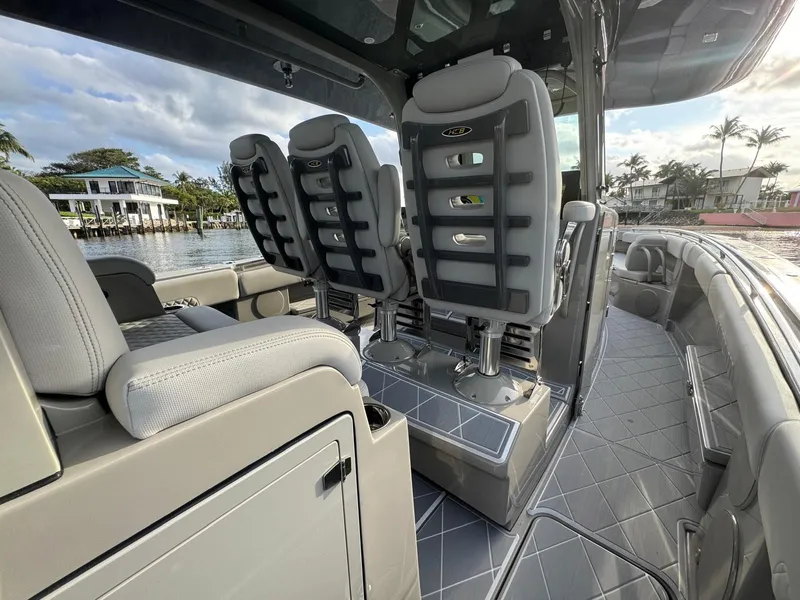 Slide: The Image of HCB 42 Lujo 2024 - 15