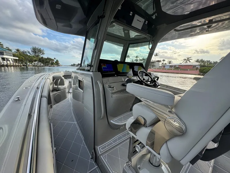 Slide: The Image of HCB 42 Lujo 2024 - 16