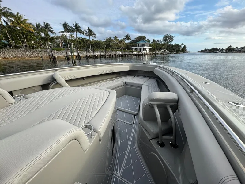 Slide: The Image of HCB 42 Lujo 2024 - 8