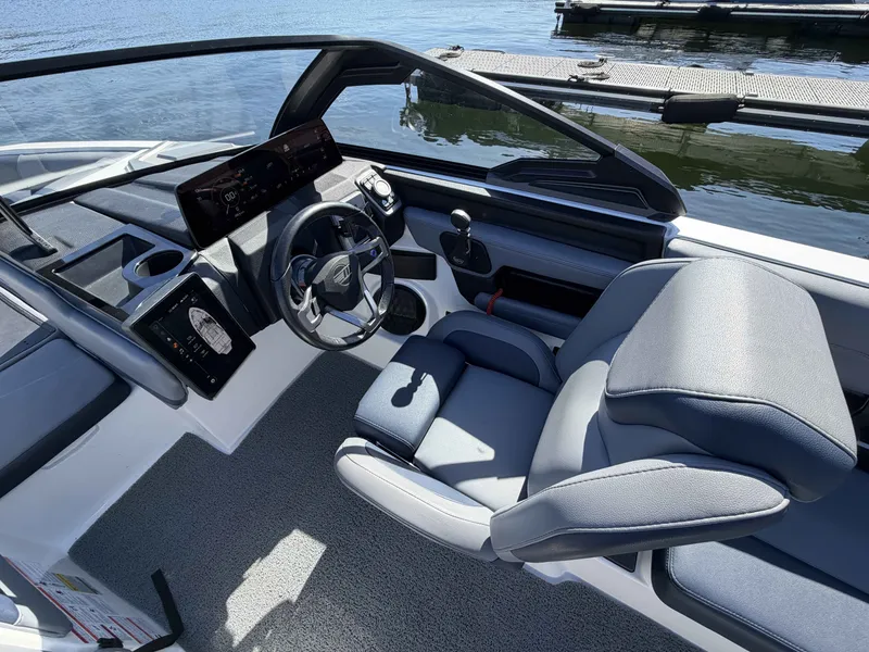 Slide: The Image of Malibu Wakesetter 22 LSV 2025 - 13