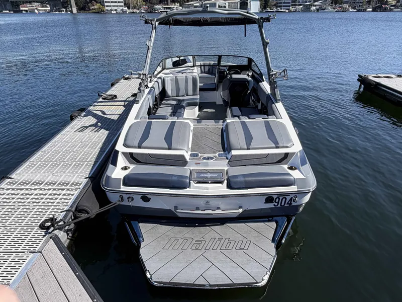 Slide: The Image of Malibu Wakesetter 22 LSV 2025 - 4