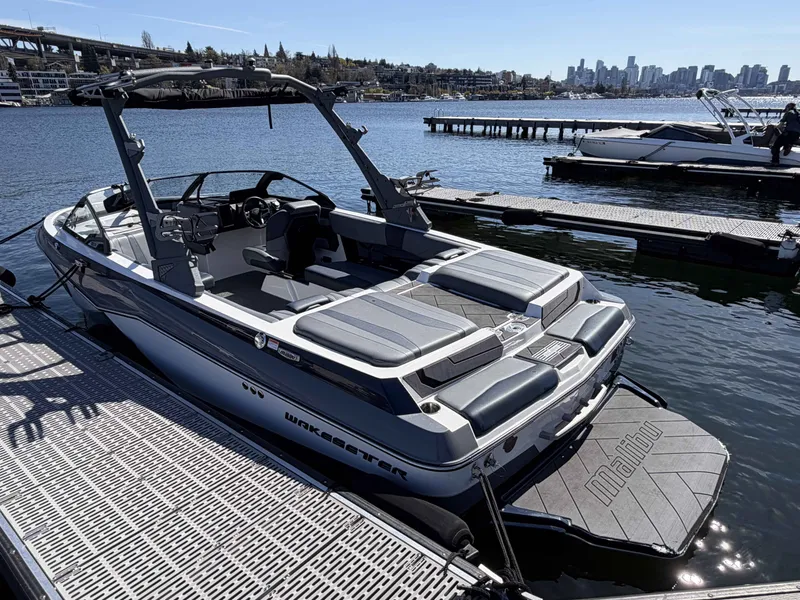 Slide: The Image of Malibu Wakesetter 22 LSV 2025 - 5