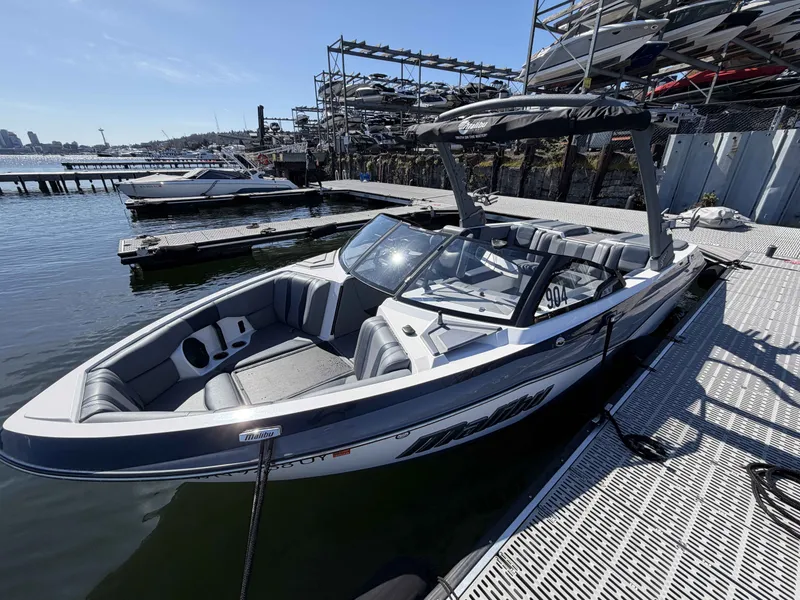 Slide: The Image of Malibu Wakesetter 22 LSV 2025 - 6