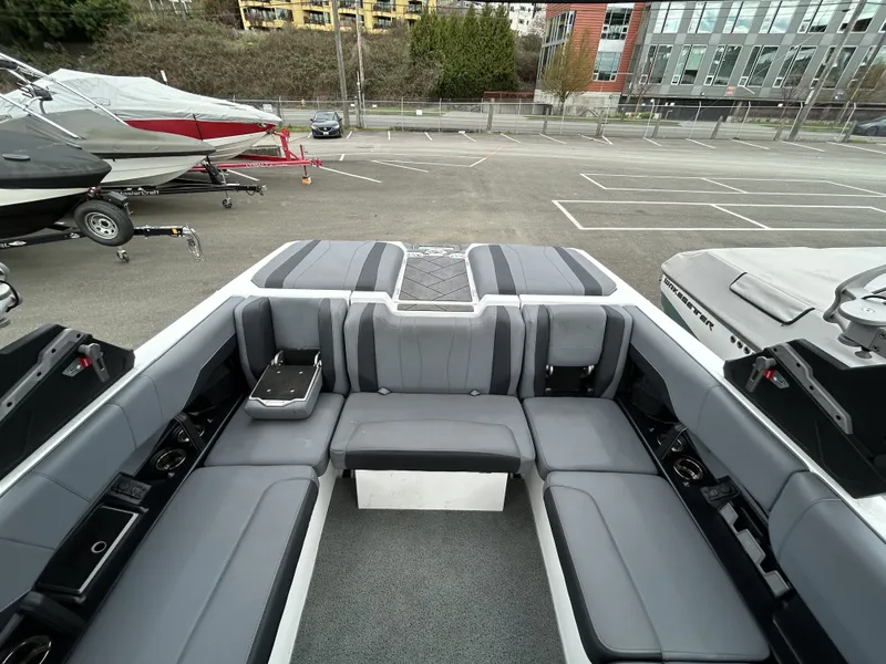 Slide: The Image of Malibu Wakesetter 22 LSV 2025 - 10