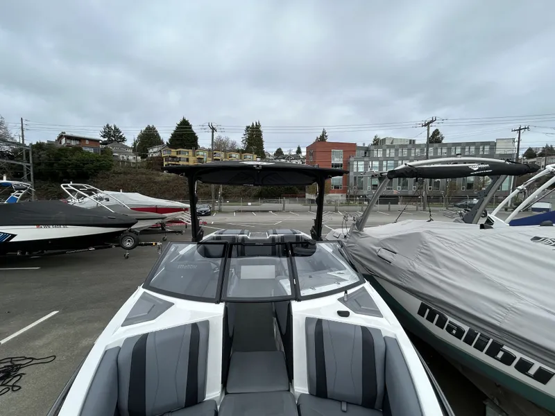 Slide: The Image of Malibu Wakesetter 22 LSV 2025 - 15