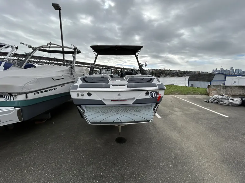 Slide: The Image of Malibu Wakesetter 22 LSV 2025 - 6