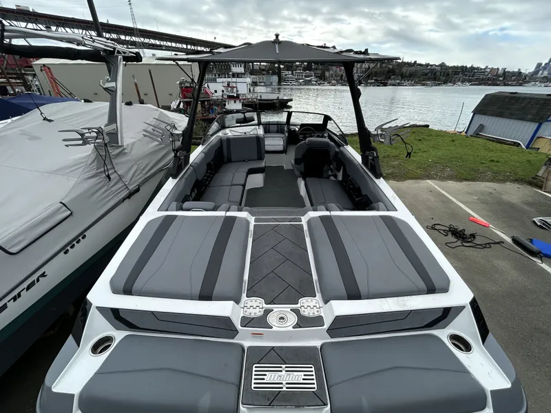 Slide: The Image of Malibu Wakesetter 22 LSV 2025 - 8