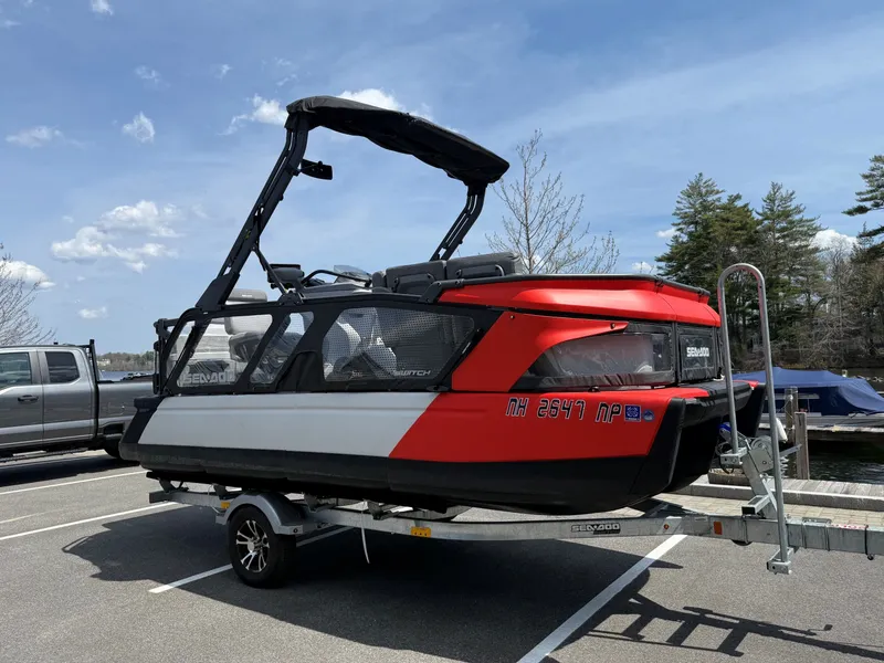 Slide: The Image of Sea-Doo Switch Cruise 18 2023 - 3