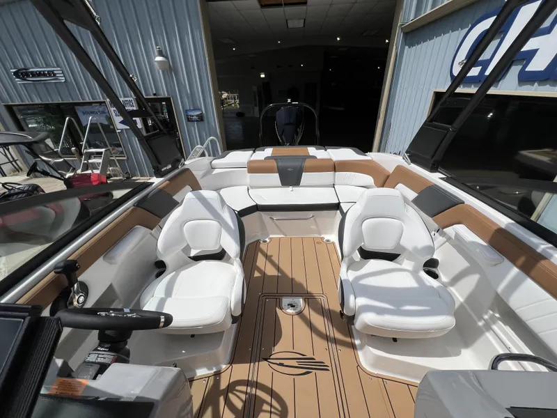 Slide: The Image of Chaparral 23 SSi OB 2026 - 10