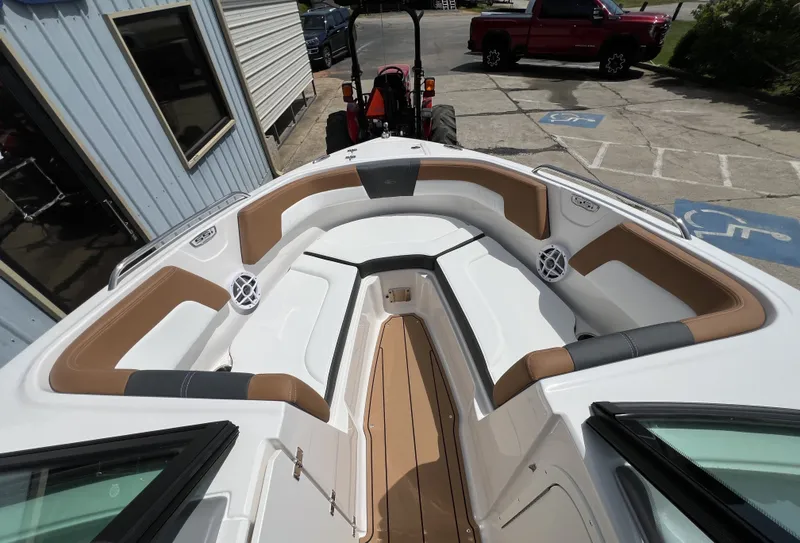 Slide: The Image of Chaparral 23 SSi OB 2026 - 8