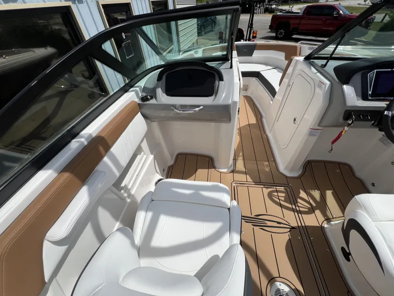 Slide: The Image of Chaparral 23 SSi OB 2026 - 9