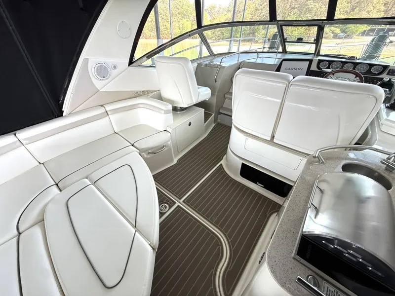 Slide: The Image of Sea Ray Sundancer 370 2011 - 10