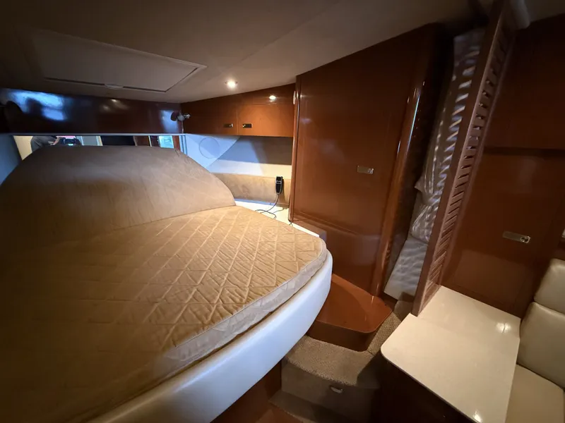 Slide: The Image of Sea Ray Sundancer 370 2011 - 18