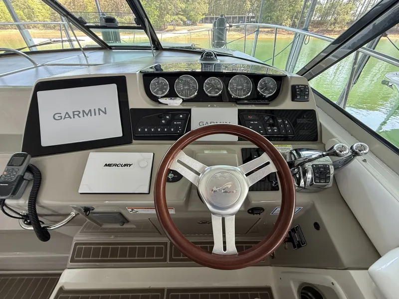 Slide: The Image of Sea Ray Sundancer 370 2011 - 20