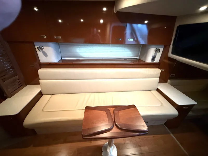Slide: The Image of Sea Ray Sundancer 370 2011 - 22