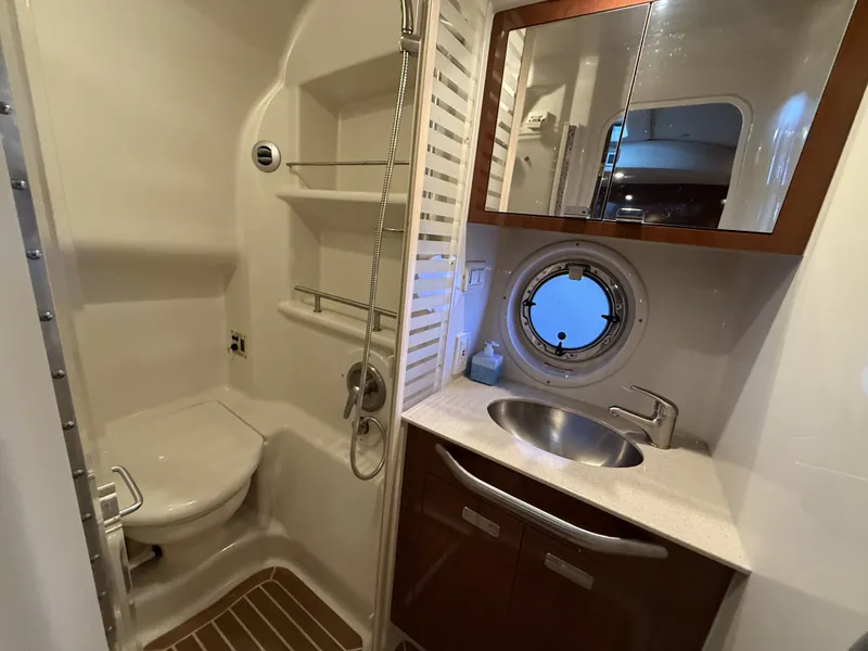 Slide: The Image of Sea Ray Sundancer 370 2011 - 23