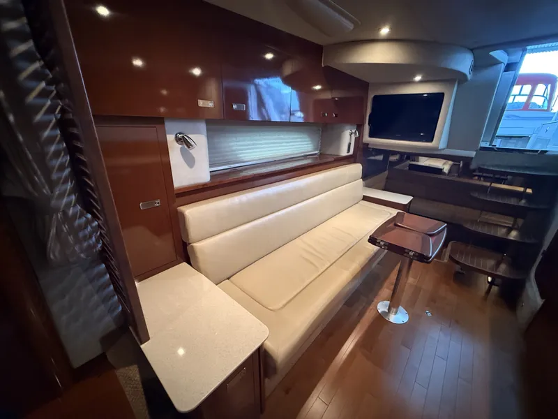 Slide: The Image of Sea Ray Sundancer 370 2011 - 26